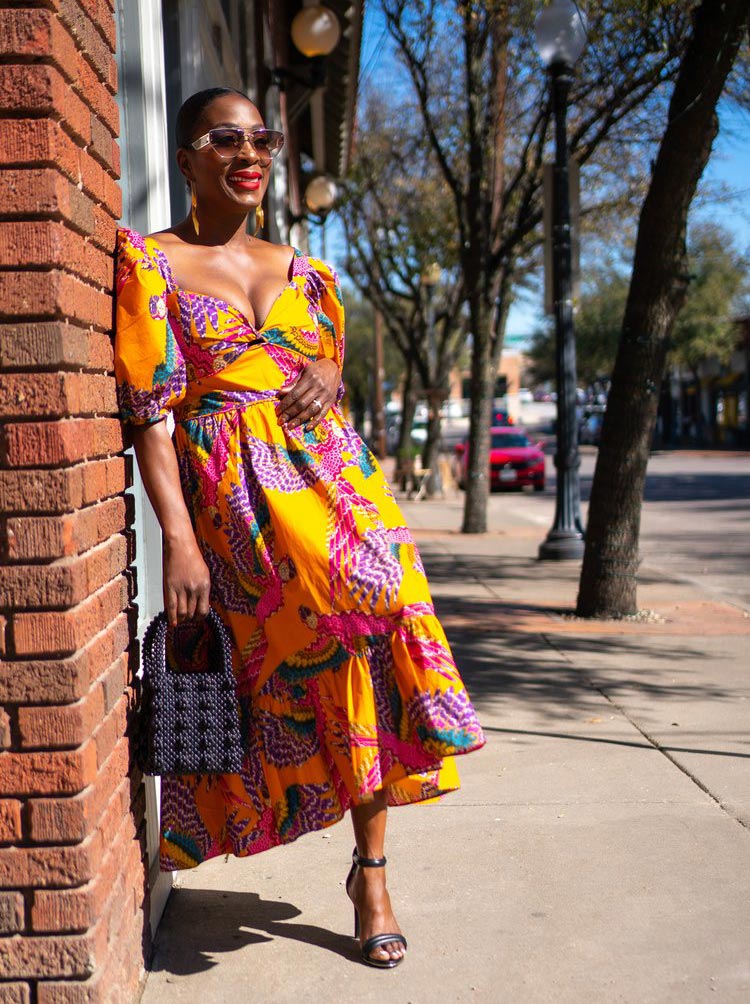 Interview with Angela Mashelle | Chic and vibrant outfit | 40plusstyle.com