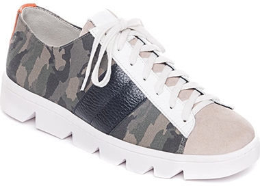 Bernardo Dakota Sneaker | 40plusstyle.com