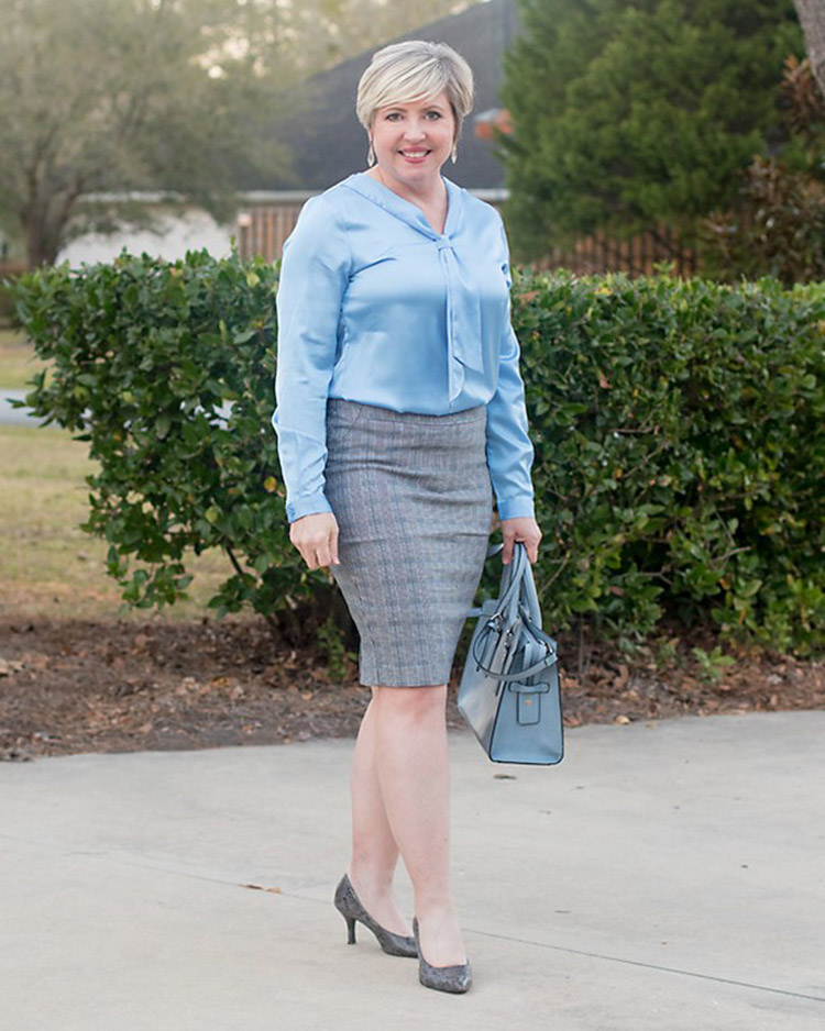 Work outfits for summer - Fonda in a satin shirt | 40plusstyle.com