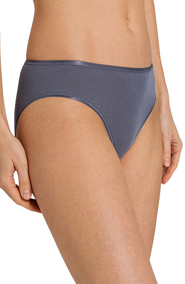 No show underwear - Hanro seamless cotton high cut briefs | 40plusstyle.com