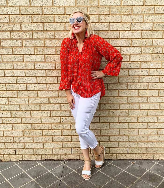 white jeans and a red blouse | 40plusstyle.com