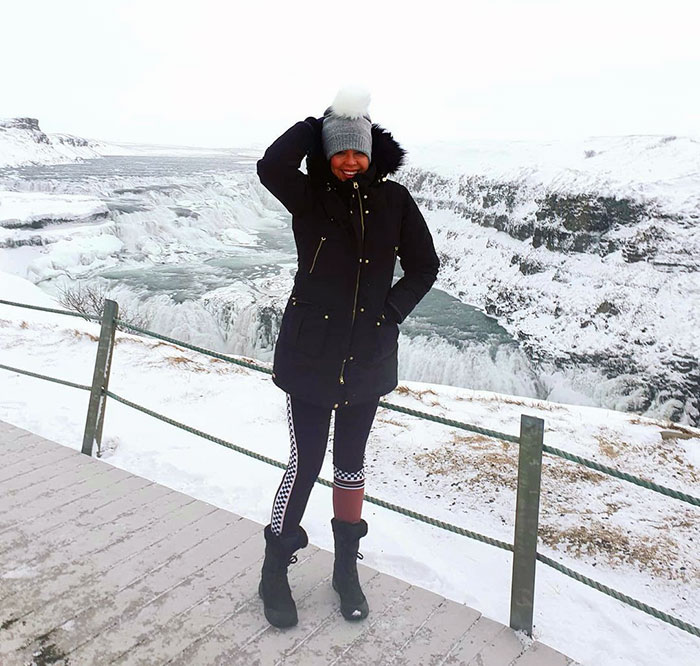 Helen wearing a stylish outfit for a snowy outing | 40plusstyle.com