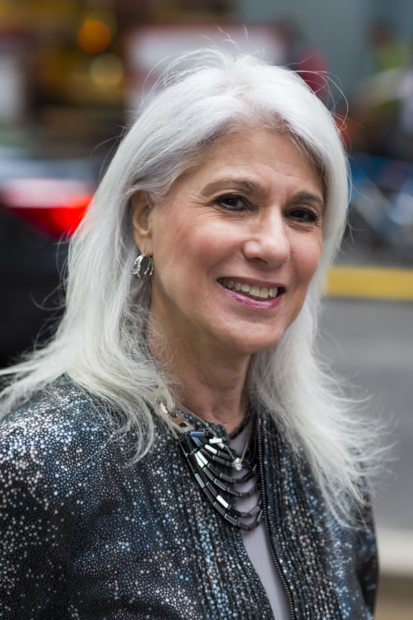 beautiful silver hair | 40plusstyle.com