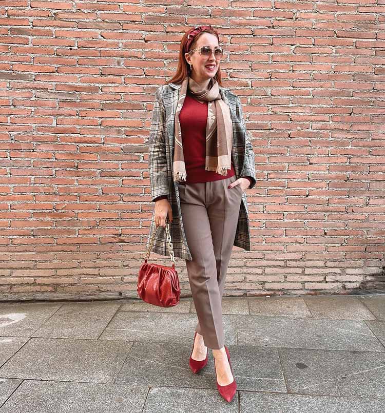 Patricia wears a beautiful autumnal outfit | 40plusstyle.com