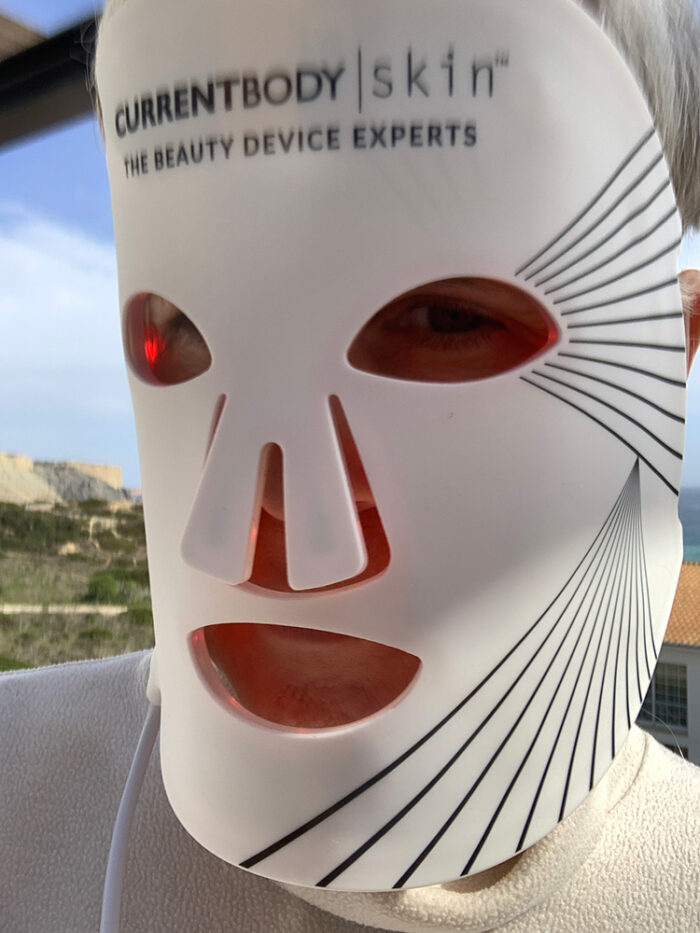 Currentbody Skin LED mask - does red light help rejuvenate your skin? | 40plusstyle.com