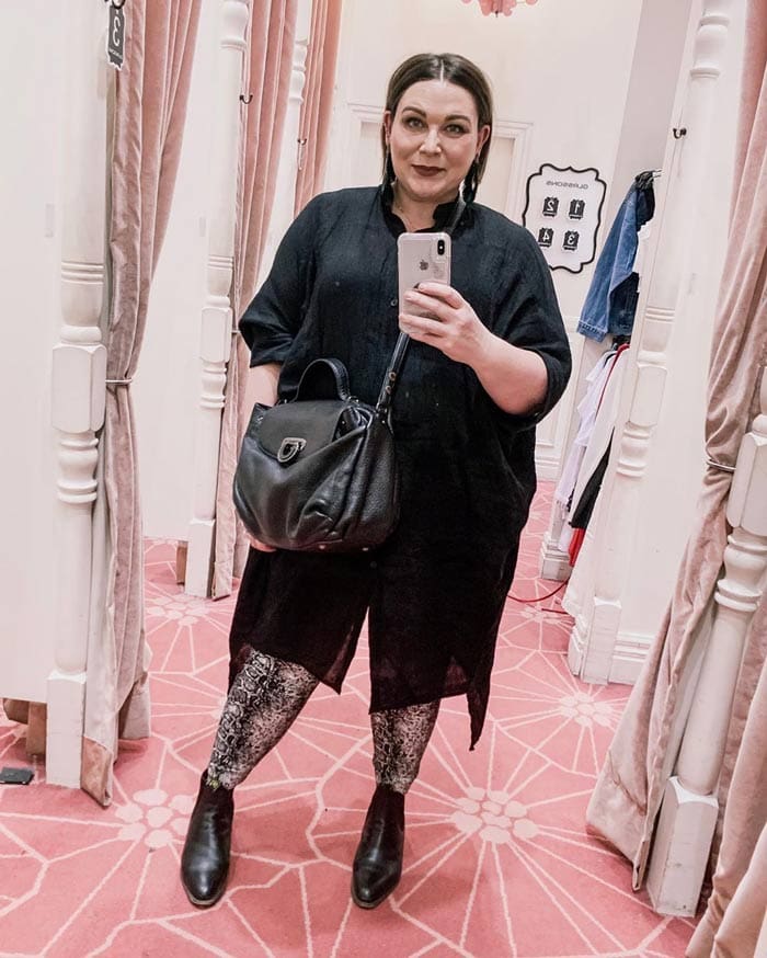 Sara wearing a tunic dress and leggings | 40plusstyle.com