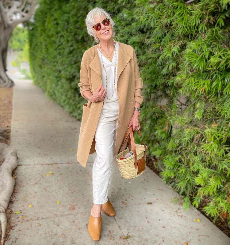 The best white jeans for women over 40 | 40plusstyle.com