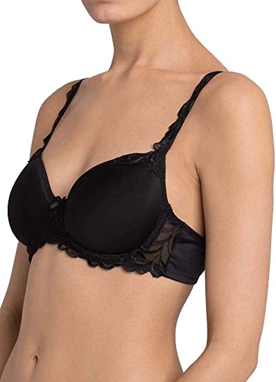 Comfortable bras if you have a big bust - Triumph Modern Finesse Padded Bra | 40plusstyle.com