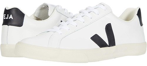 Summer sneakers - Veja sneakers | 40plusstyle.com