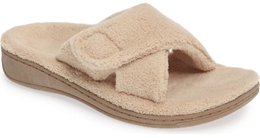 Vionic 'Indulge' relax slipper | 40plusstyle.com